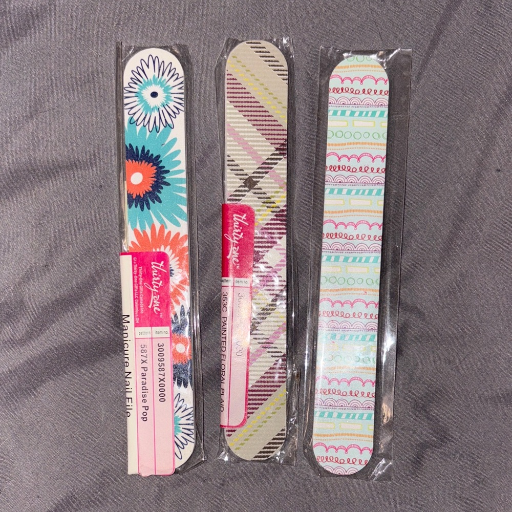 Thirty-One Vibrant Patterned Nail Files